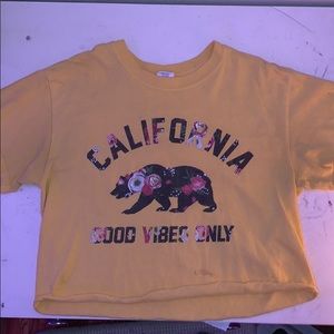 Short sleeve crop top